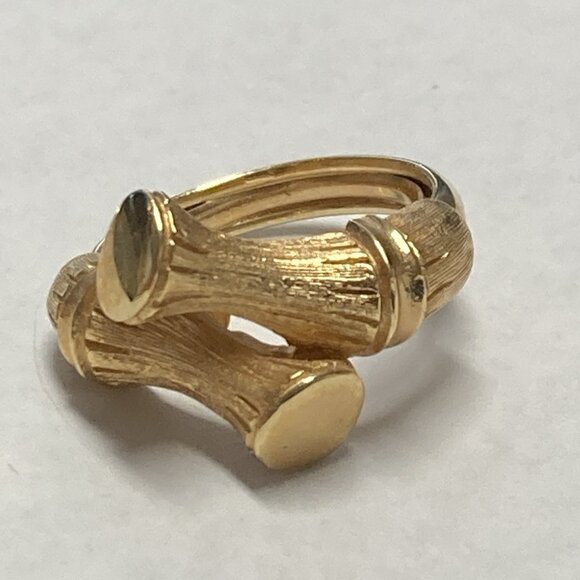 Vintage 1970’s Avon Ring Bamboo Style Fashion Goldtone Chunky Signed Sz 7.5 - Picture 1 of 7
